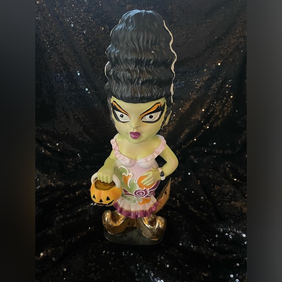 SWEET STREET NWT Halloween Frankenstein and Bride Statue Decor - Picture 5 of 9